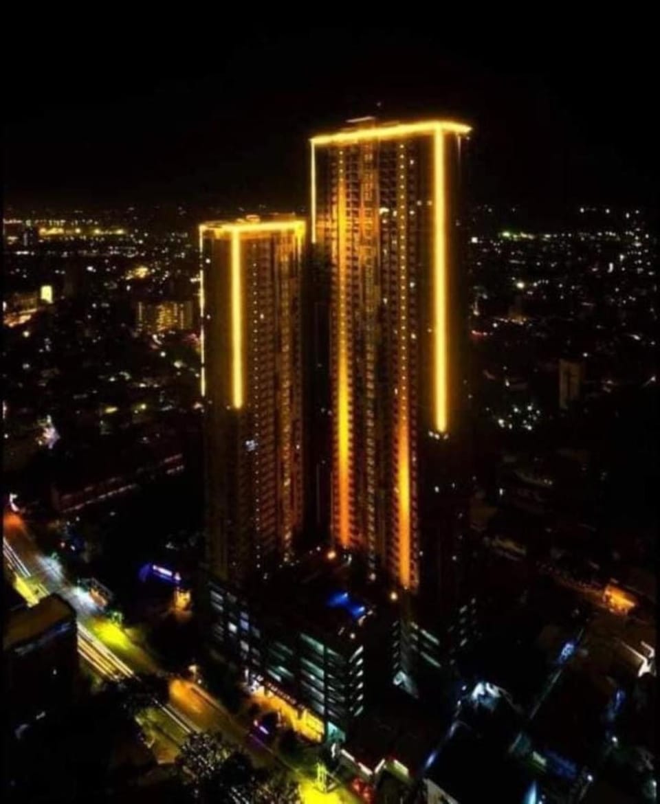 Horizon 101 A10 Shortwalk Robinson's Mall + Free Wifi+ Netflix Apartment in Lapu-Lapu City