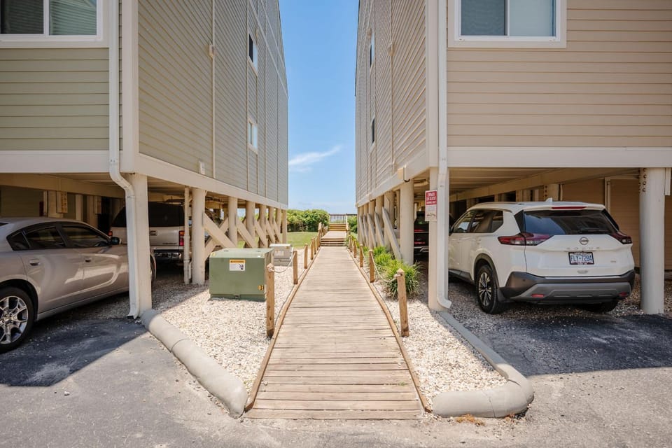 Southern Beauty by Oak Island Accommodations Apartment in Caswell Beach