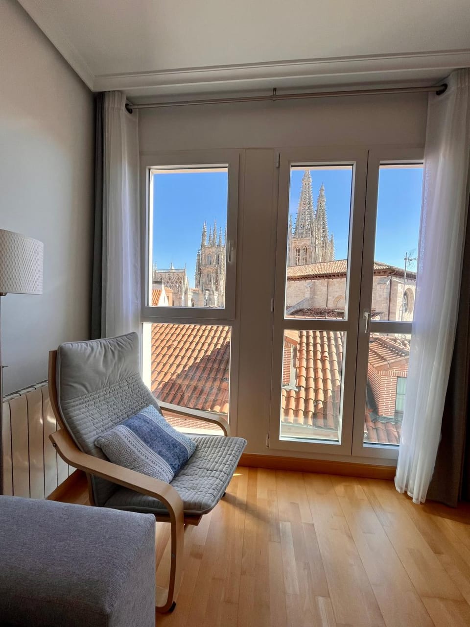 View (from property/room), Balcony/Terrace, Living room