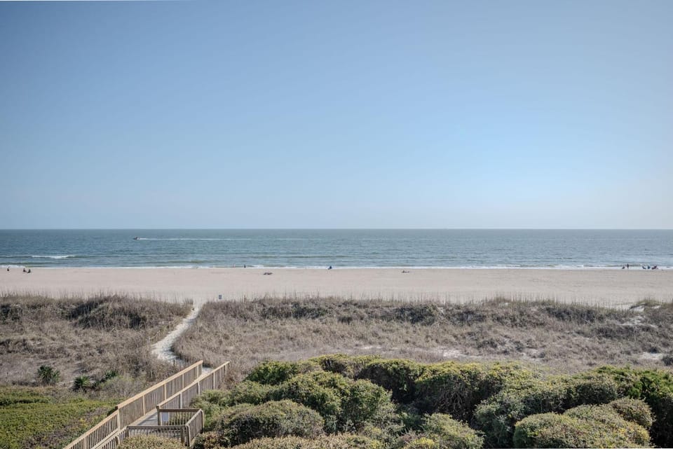 Carefree by Oak Island Accommodations Apartment in Caswell Beach