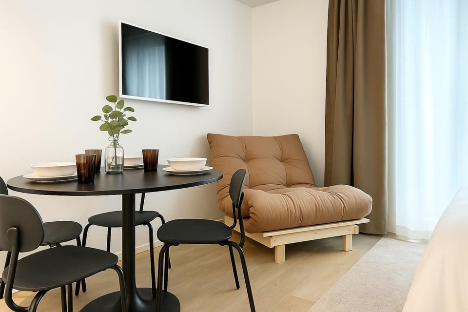TV and multimedia, Dining area