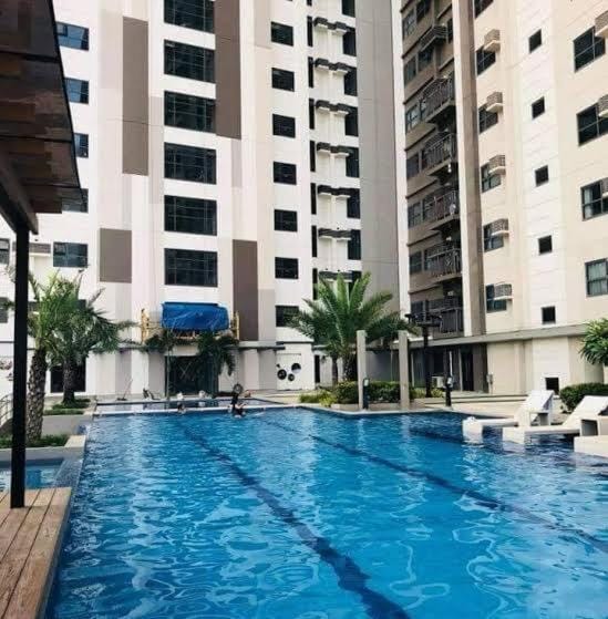 Horizon 101 A12 Shortwalk to Mango Avenue & Robinson Mall Apartment in Lapu-Lapu City