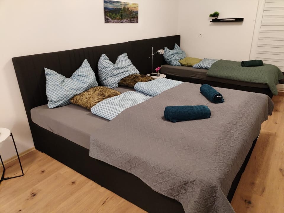 Bed, Photo of the whole room, Bedroom, towels