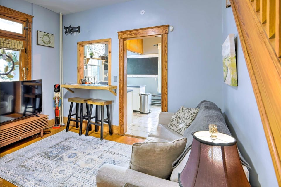 Cincinnati Home with Deck and Private Hot Tub! House in Over The Rhine