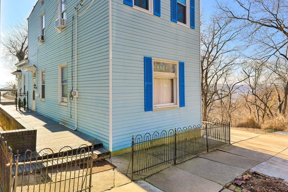 Cincinnati Home with Deck and Private Hot Tub! House in Over The Rhine