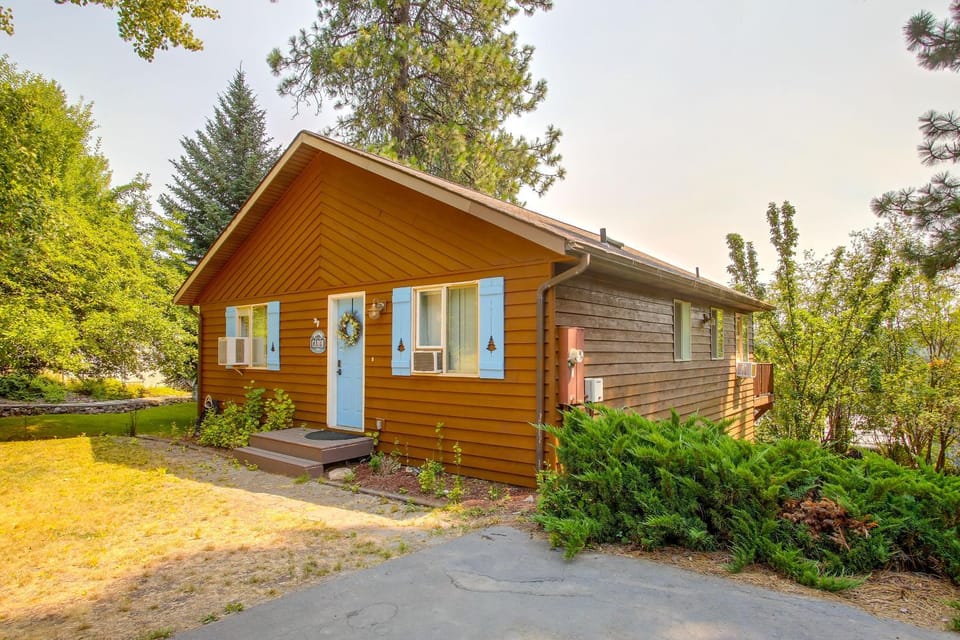 Cave Bay Vacation Rental w/ Game Room! House in Kootenai County