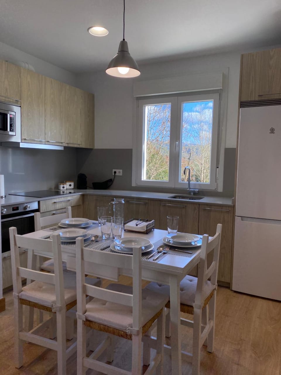 Kitchen or kitchenette, Dining area, dishwasher, minibar, pet friendly, stove
