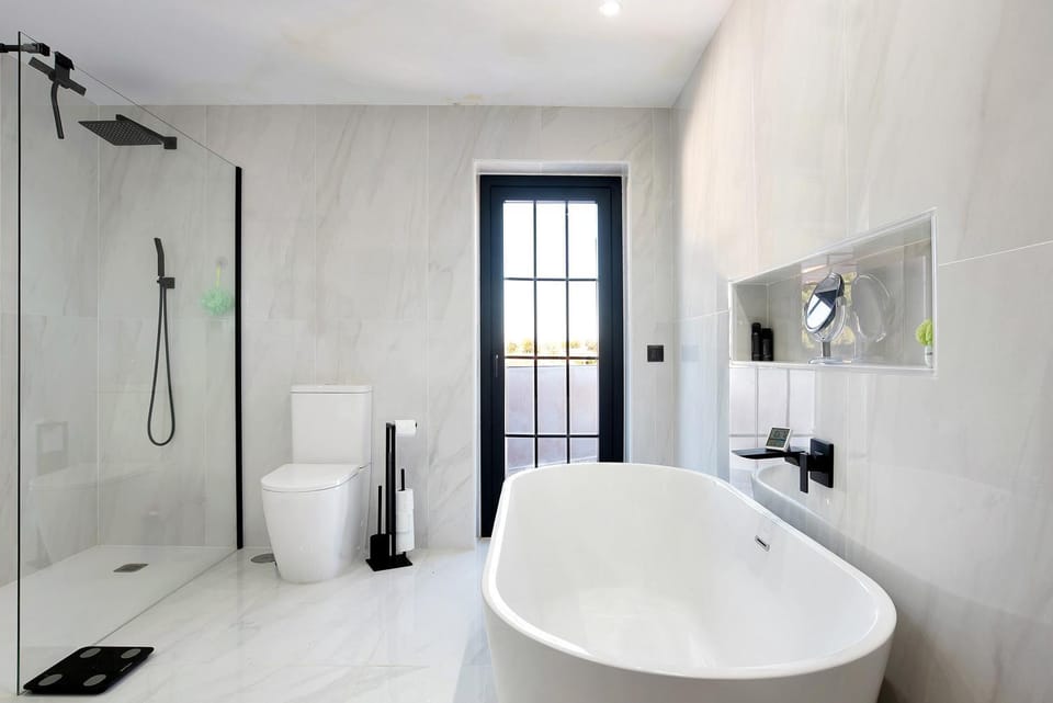 Bathroom, Living room