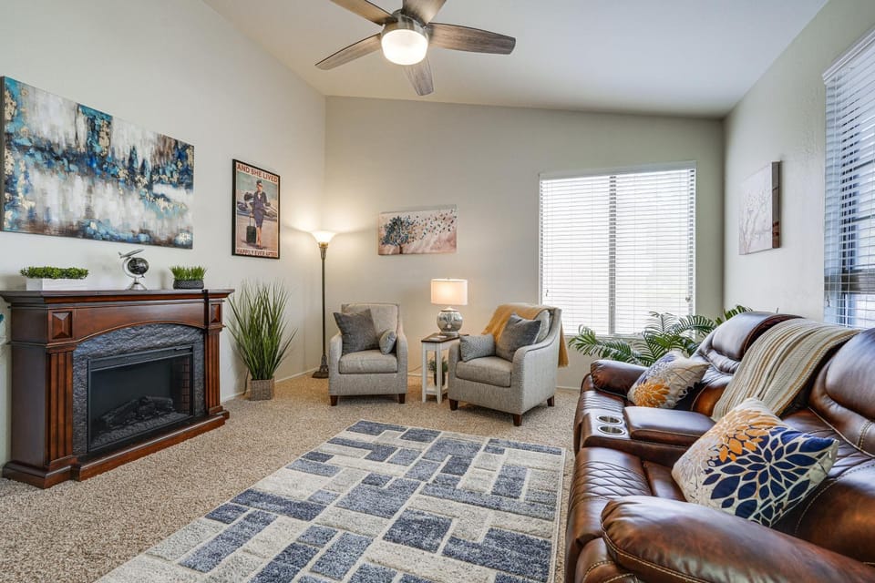 Relax Poolside in Mesa: Family Home 12 Mi to Dtwn House in Superstition Springs