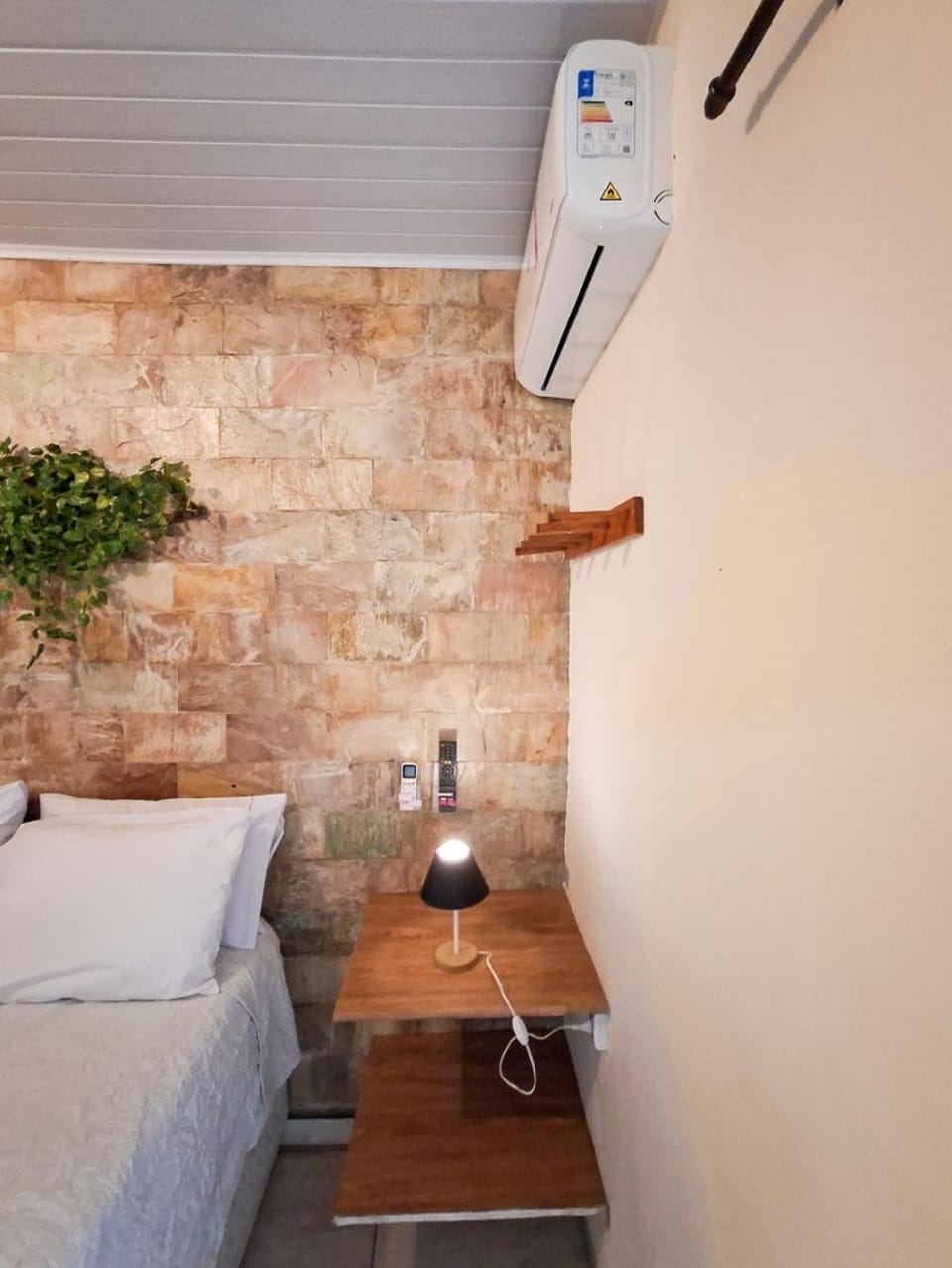 Bed, Bedroom, air conditioner