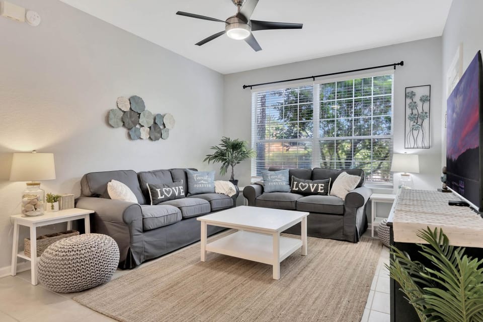 TV and multimedia, Living room, Seating area, fireplace