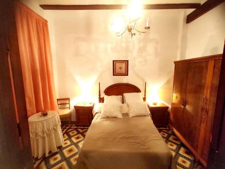Bed, Bedroom