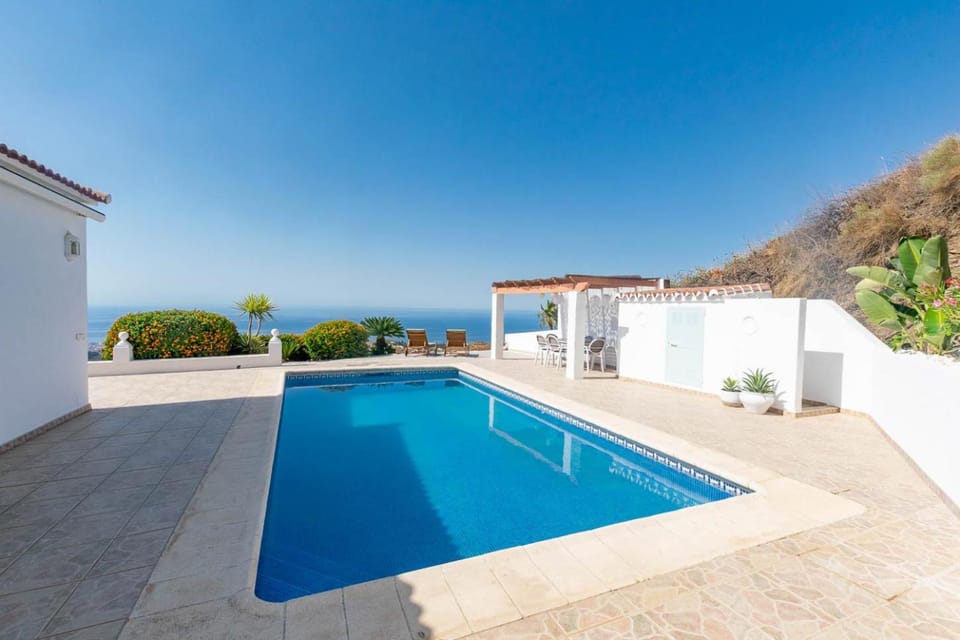 Balcony/Terrace, Pool view, sunbed