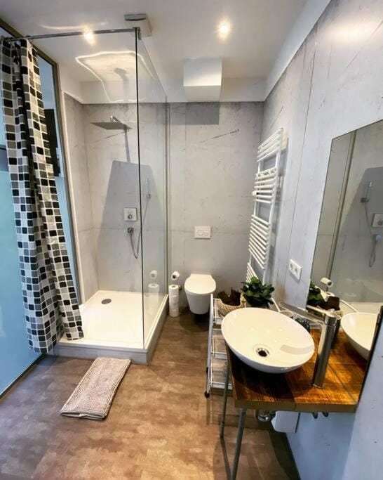 EXKLUSIVES Loft an der Weserpromenade und Stadt Apartment in Bremen