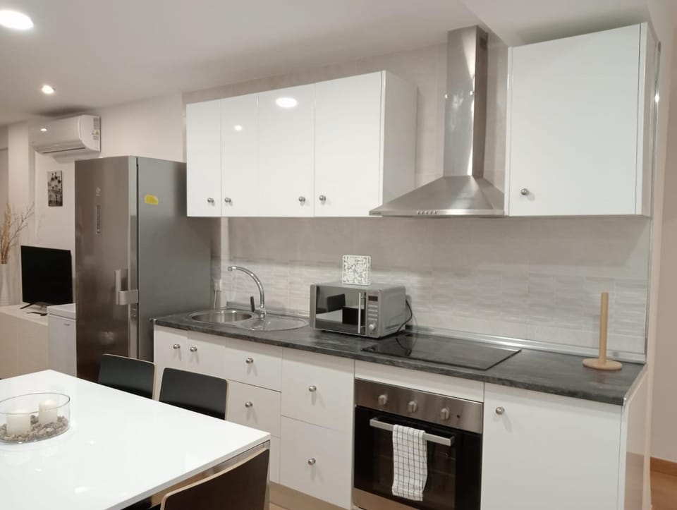 Kitchen or kitchenette, Kitchen or kitchenette