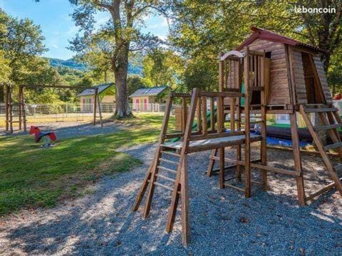 Oh! Campings - A l'ombre des tilleuls Hautes Pyrénées Campground/ 
RV Resort in Lourdes