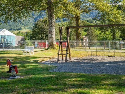 Oh! Campings - A l'ombre des tilleuls Hautes Pyrénées Campground/ 
RV Resort in Lourdes