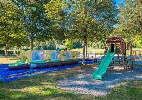 Oh! Campings - A l'ombre des tilleuls Hautes Pyrénées Campground/ 
RV Resort in Lourdes