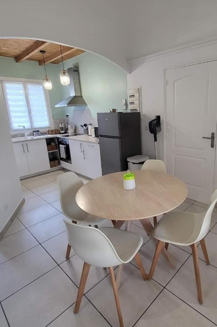 Charmant T2 avec extérieur au cœur du Vaucluse Apartment in Provence-Alpes-Côte d'Azur