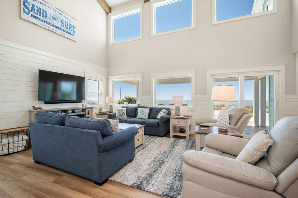 Serenity by the Sea by Oak Island Accommodations House in Caswell Beach