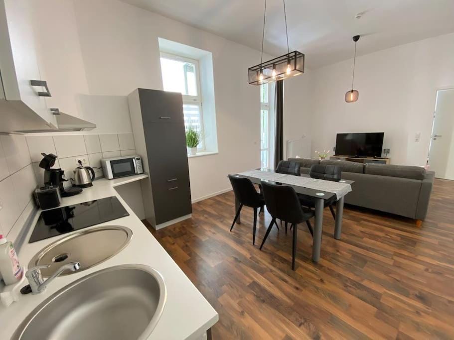 TV and multimedia, Kitchen or kitchenette, Living room, Seating area, Dining area, minibar, pet friendly, stove