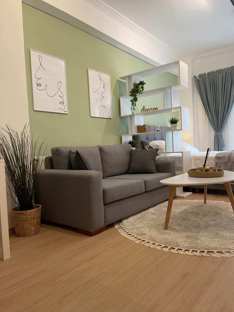 Living room, Seating area