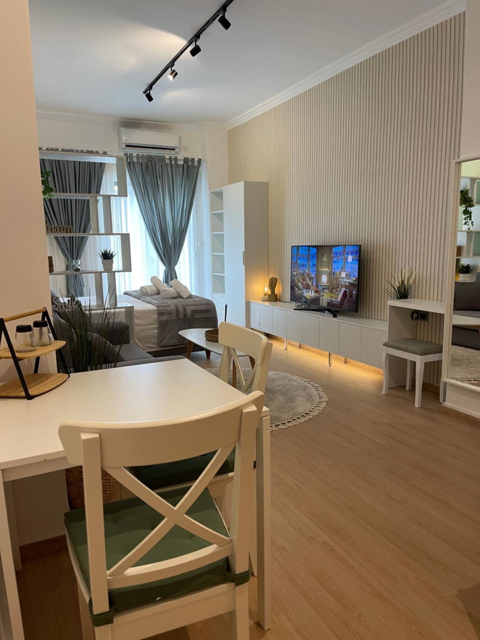 TV and multimedia, Living room, Dining area