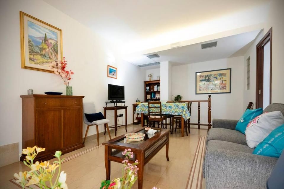 TV and multimedia, Living room, Dining area, Evening entertainment, hair dresser