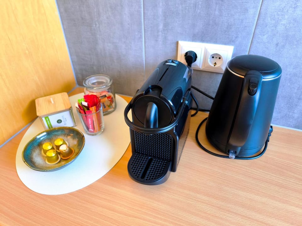 Coffee/tea facilities, Kitchen or kitchenette