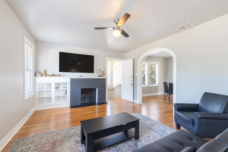 Luxurious 3 bedroom near downtown and convention center House in San Antonio