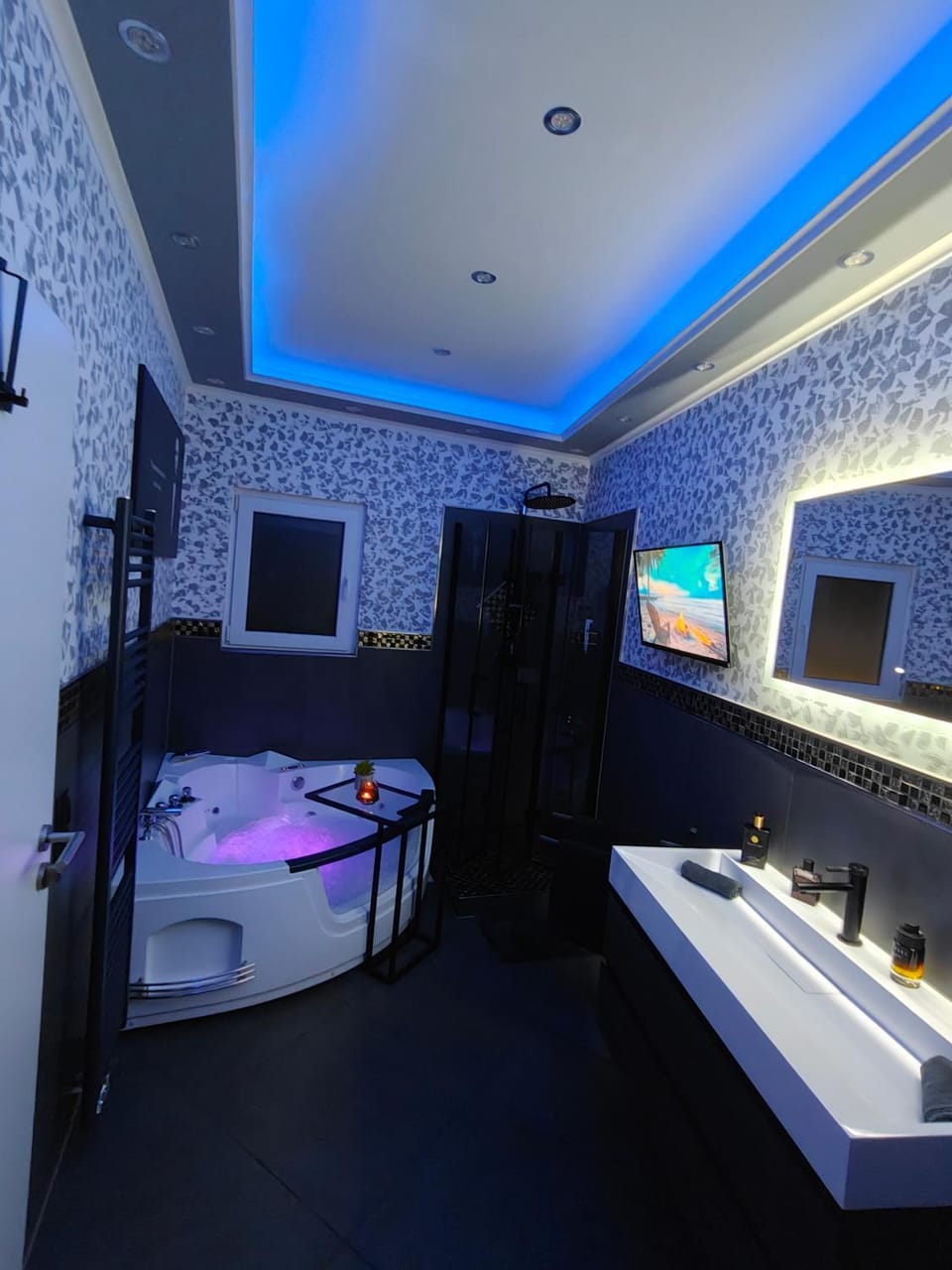Luxus Loft Whirlpool Designer Küche Bad Apartment in North Rhine-Westphalia