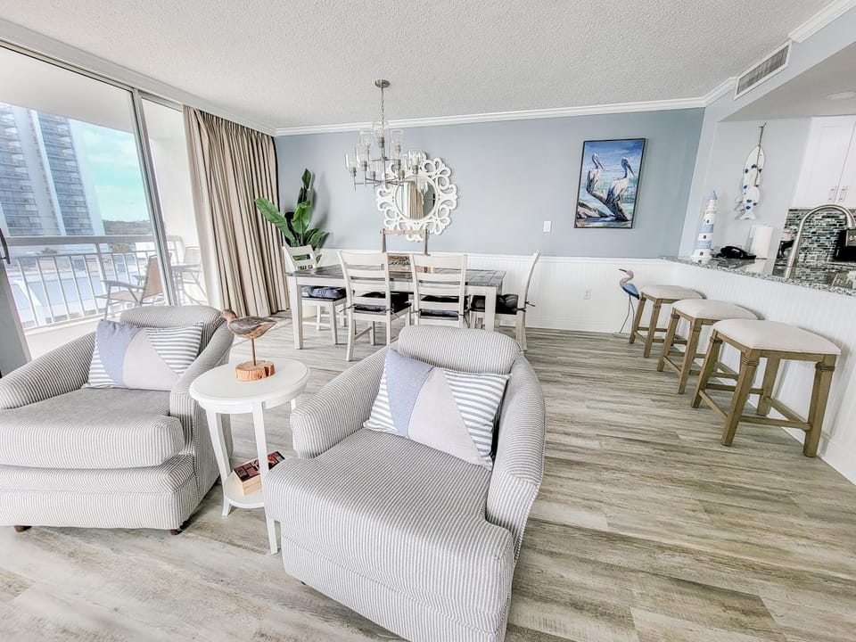 Living room, Dining area