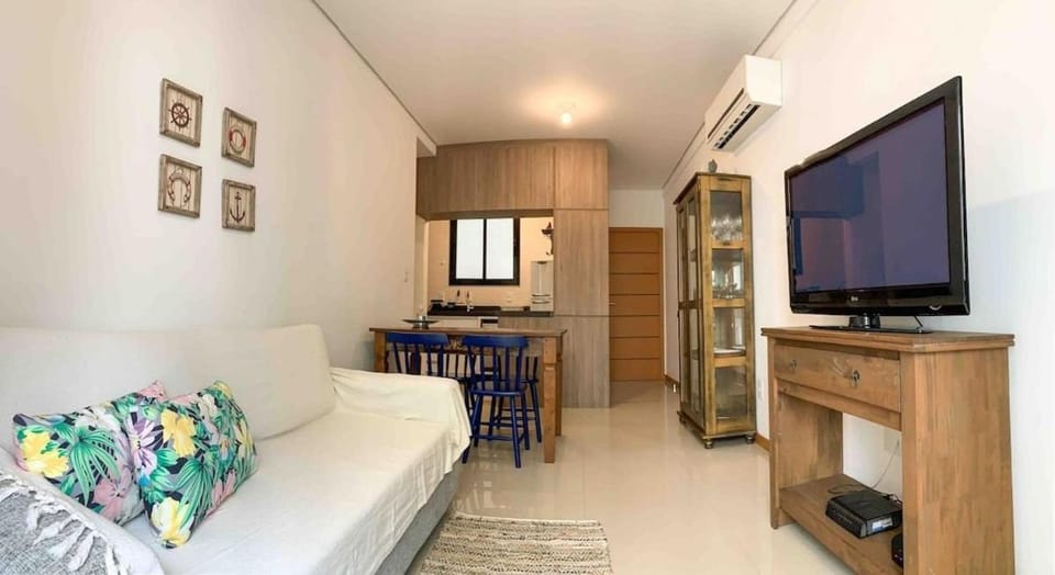 Apto De Praia no Novo Campeche • 500m do Mar Apartment in Florianopolis