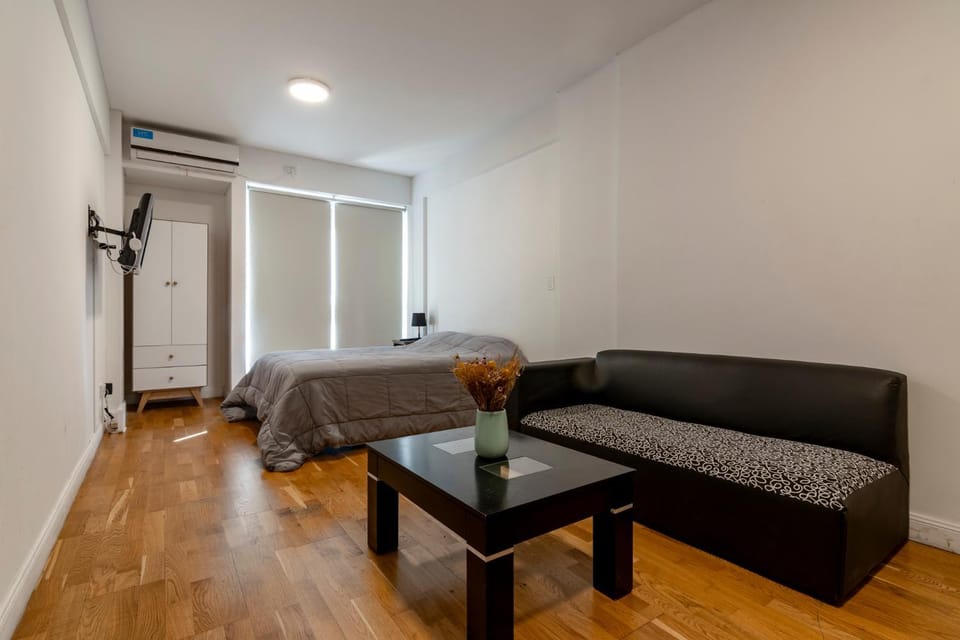 Bed, Living room, Photo of the whole room, Seating area, Bedroom, air conditioner