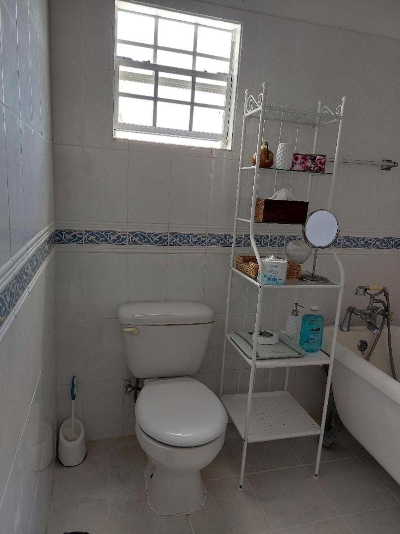 Bathroom, Seating area