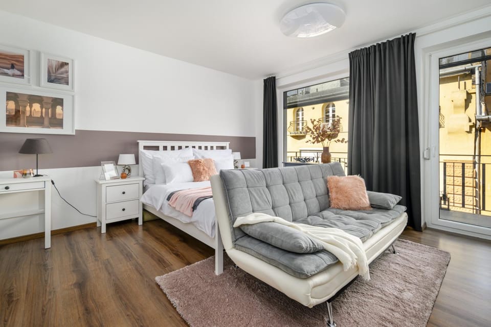 Bed, View (from property/room), Living room, Photo of the whole room, Seating area, Bedroom, internet, air conditioner