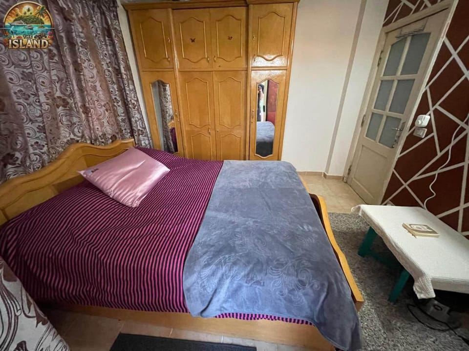 Bed, Photo of the whole room, Bedroom, towels, wardrobe