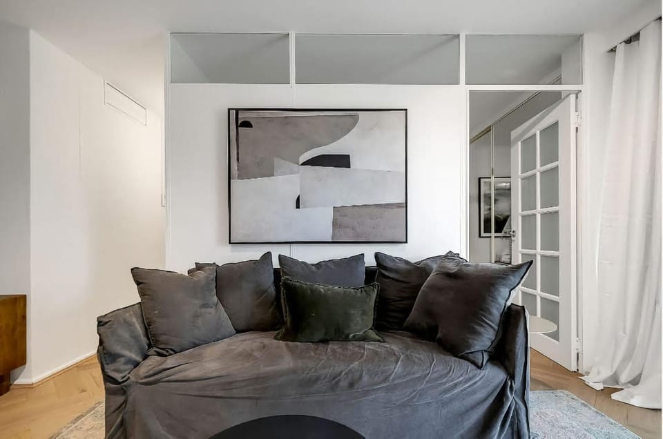 City to Sea - Bondi Beach Getaway and Rooftop Pool Apartment in Sydney
