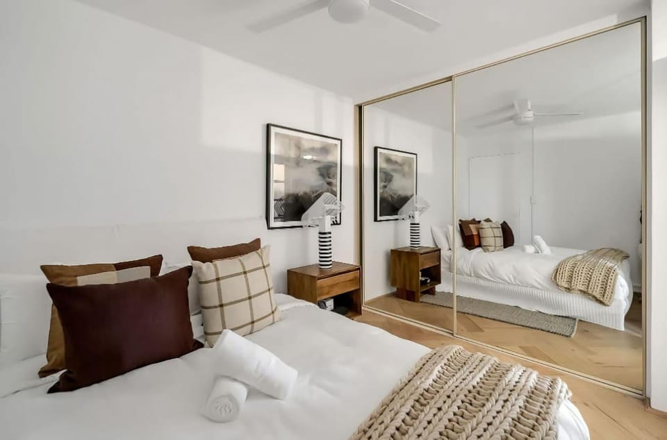 Bed, TV and multimedia, Photo of the whole room, Bedroom, air conditioner