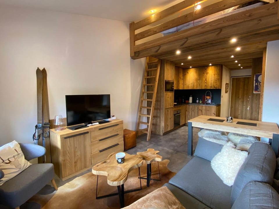 T2 + Coin Nuit 6 Pers, Sud, Wifi, La Clusaz - FR-1-437-99 Apartment in La Clusaz