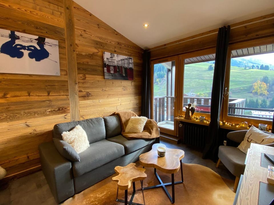 T2 + Coin Nuit 6 Pers, Sud, Wifi, La Clusaz - FR-1-437-99 Apartment in La Clusaz