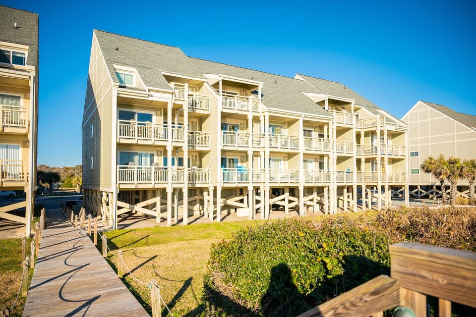 Changing Tides by Oak Island Accommodations Apartment in Caswell Beach