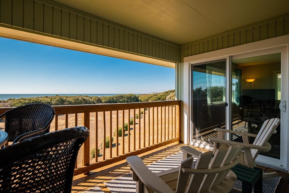 Castaway by Oak Island Accommodations Apartment in Caswell Beach