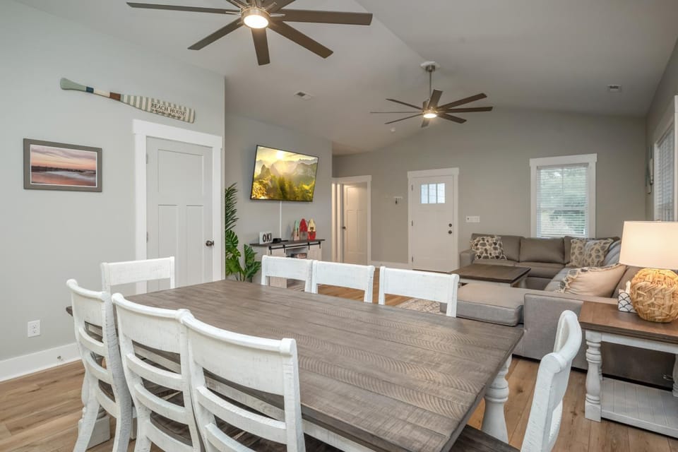 Coastal Paws by Oak Island Accommodations House in Oak Island