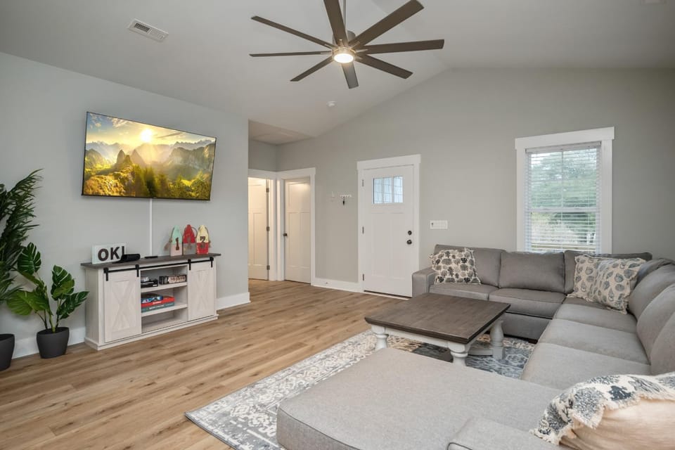 Coastal Paws by Oak Island Accommodations House in Oak Island