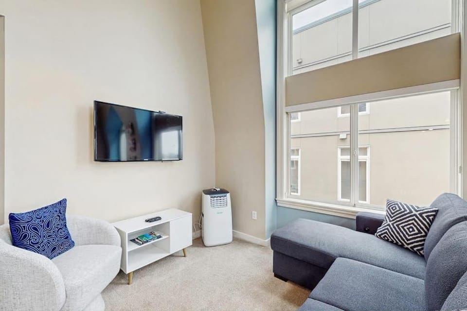 Belltown Court Sunset Suite Apartment in Belltown