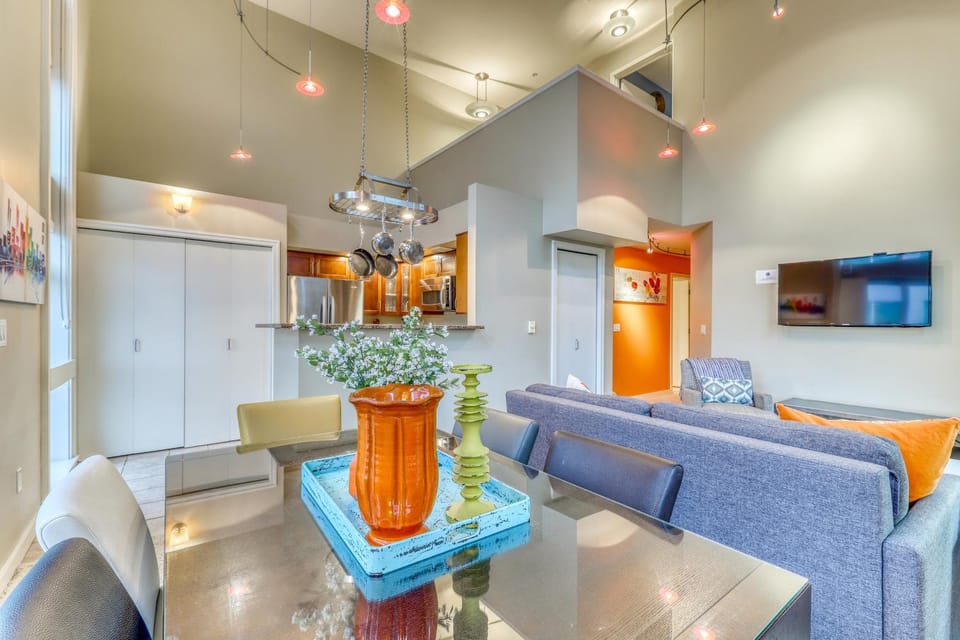 Belltown Court Sunset Suite Apartment in Belltown