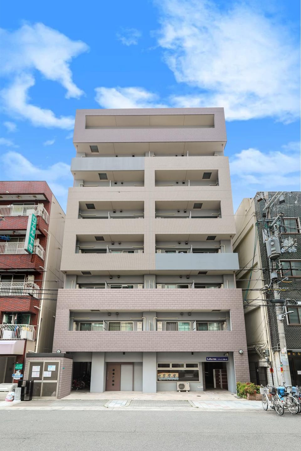 Property building, Day