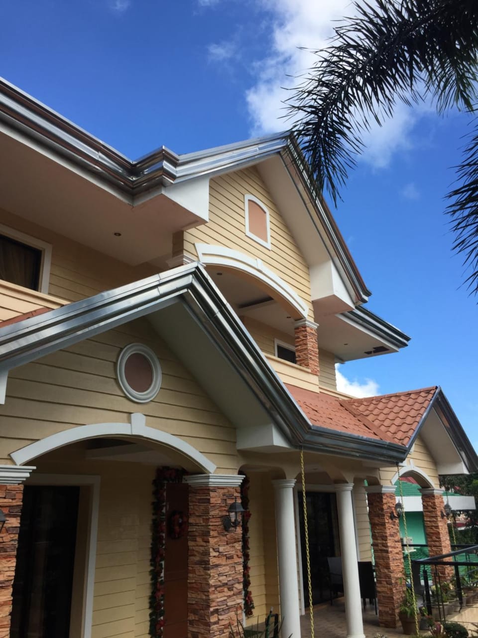 Property building, Day