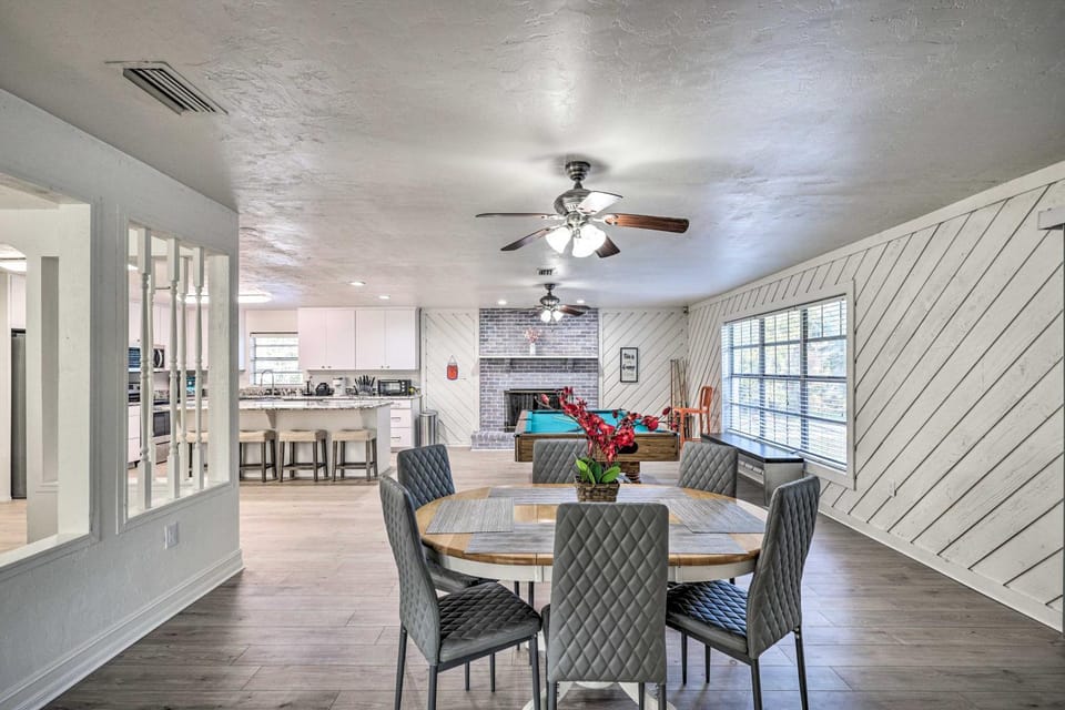 Spacious Family Home w/ Backyard in Gainesville! House in Gainesville